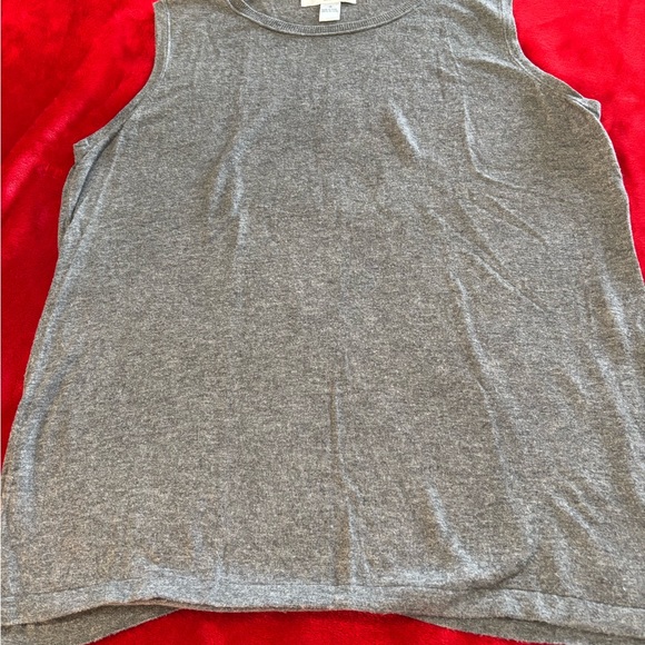 Gray Sleeveless Men's Shirt - Picture 2 of 5